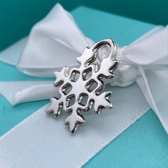 Tiffany & Co. Sterling Silver Snowflake Charm Retired with box - Picture 6 of 10
